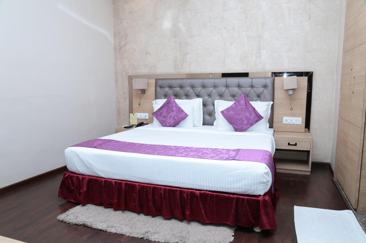 Hotel Kc Manor Jamshedpur Esterno foto