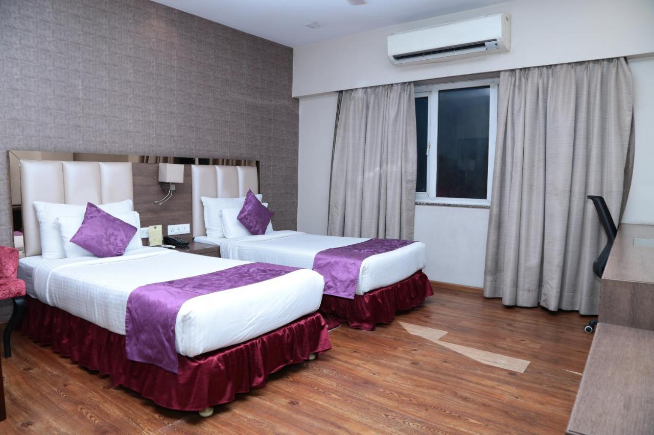 Hotel Kc Manor Jamshedpur Esterno foto